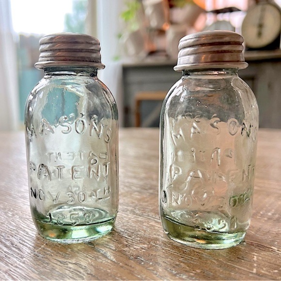 Mini glass mason jar salt & pepper shakers - Picture 2 of 3